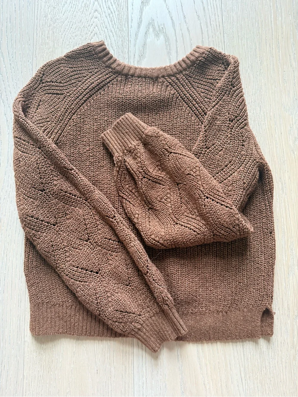 Old Navy Cable-Knit Scoop-Neck Sweater in Chestnut Brown